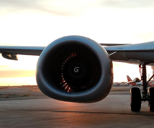 Hampster Pouch engine enclosure on the Boeing 737 Classic and New Generation series airliner