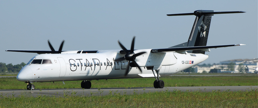 De Havilland Dash-8 400 of Austrian Airlines in Star Alliance livery, Registration OE-LGO De Havilland Dash-8 400 of Austrian Airlines in Star Alliance livery, Registration OE-LGO